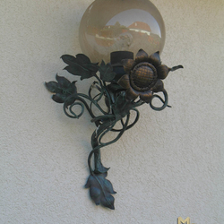 Exteriérové luxusné svietidlo - kovaná slnečnica ako bočná lampa - výnimočná lampa na osvetlenie budov, vstupov, altánkov... Exteriérové luxusné svietidlo - kovaná slnečnica ako bočná lampa - výnimočná lampa na osvetlenie budov, vstupov, altánkov...