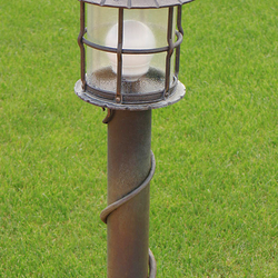 Kovan� lampa do z�hrady so sklom - exteri�rov� lampa - stojanov� lampa ru�ne kovan�