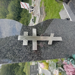 Nerezov� kr� vyhotoven� na kamenn� pomn�k - kr�e, pomn�ky a dekor�cie