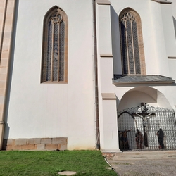 RE�TAUROVANIE KULT�RNYCH PAMIATOK I SPOMIENKA NA NAJBLI���CH